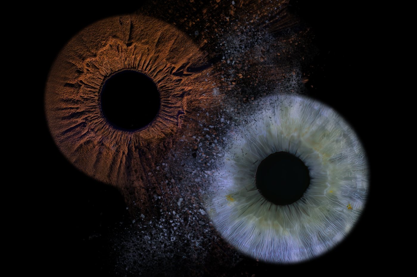 Hetzelfde tweeluik, waarbij de randen van beide irissen overgaan in een wolk van lichtdeeltjes